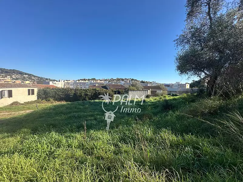 Terrain, 1 008 m²