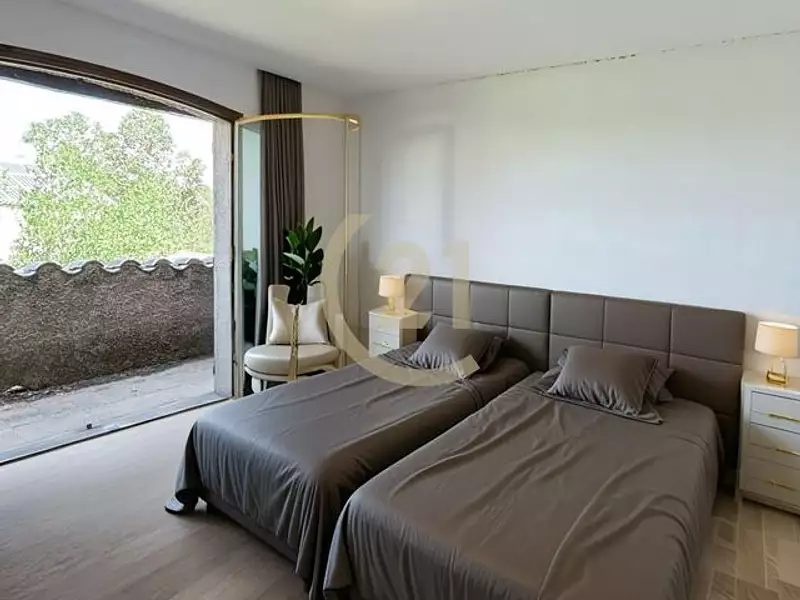 Maison, 259,1 m²