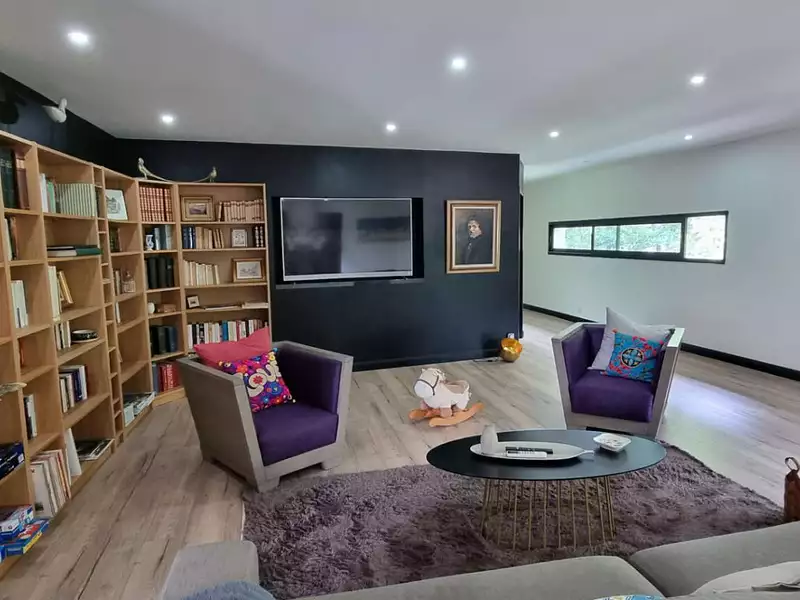 Maison, 805 m²