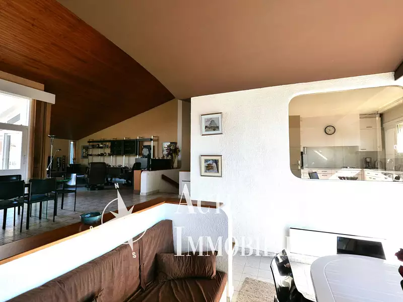 Maison, 242 m²