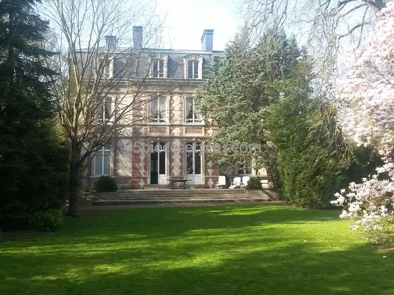 Maison, 600 m²
