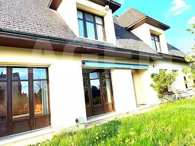Maison, 233 m²