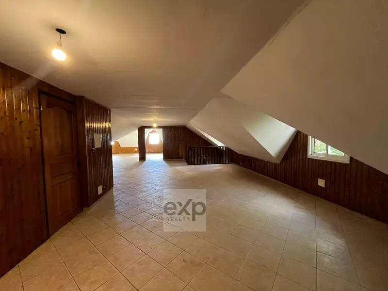 Maison, 230 m²
