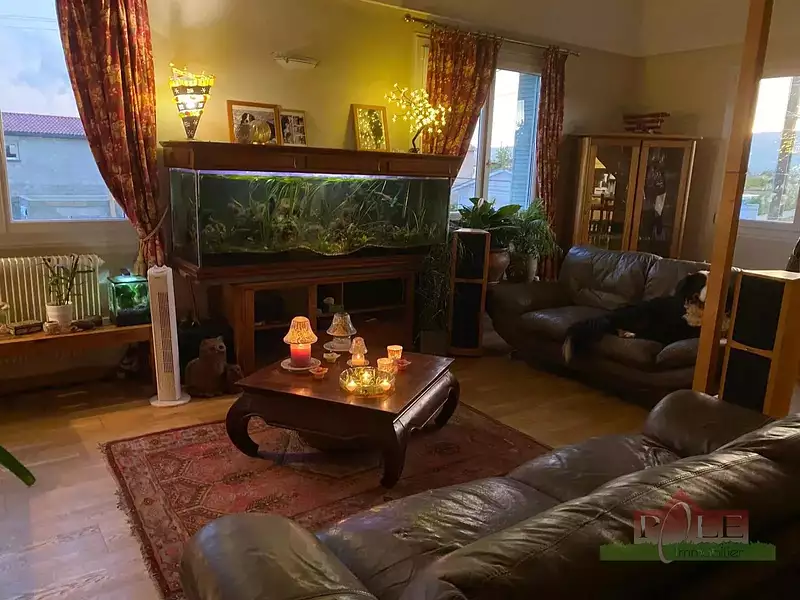 Maison, 221 m²