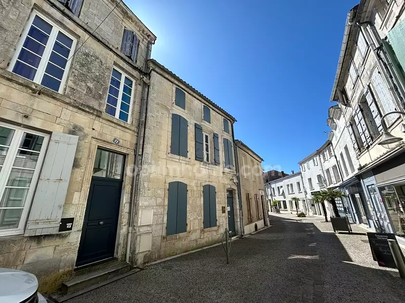 Immeuble, 185 m²