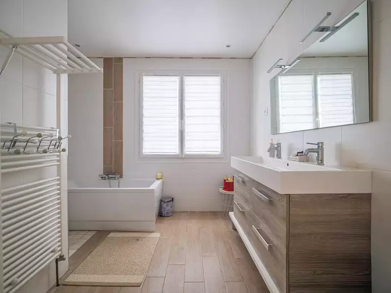 Maison, 261 m²