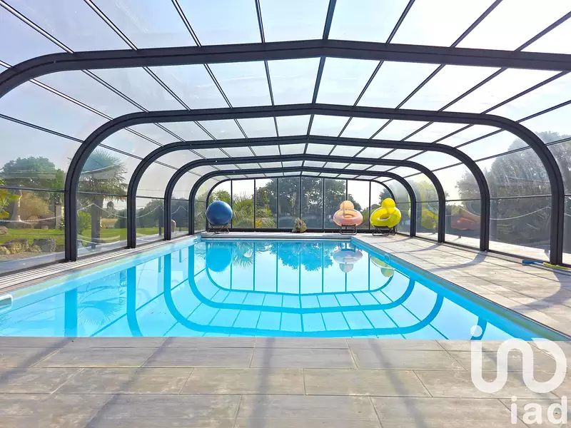 Maison, 940 m²