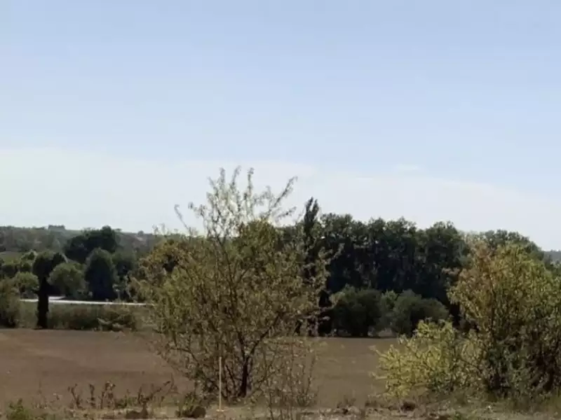 Terrain, 760 m²
