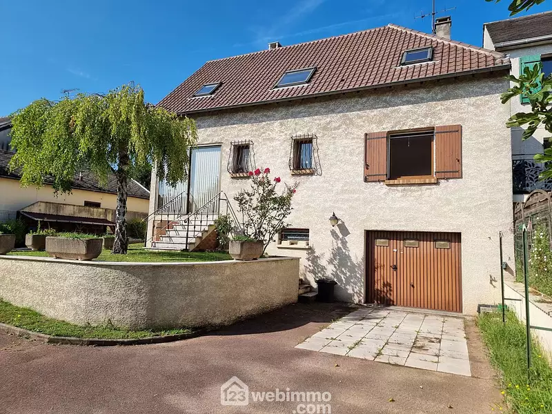 Maison, 121,48 m²