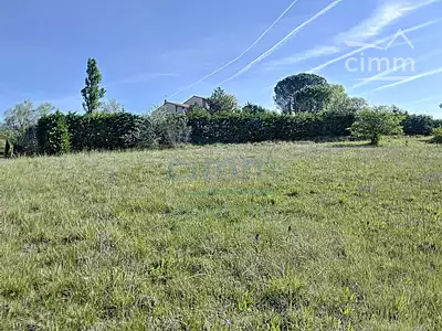 Terrain, 618 m²