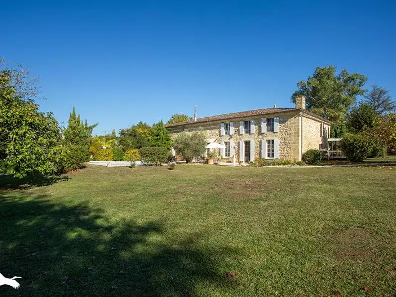 Maison, 275 m²