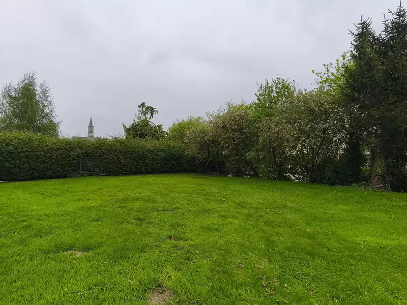 Terrain, 600 m²
