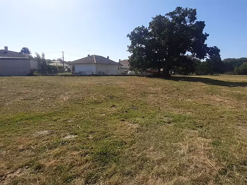 Terrain, 2 200 m²