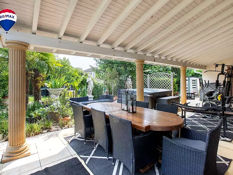 Maison, 306 m²