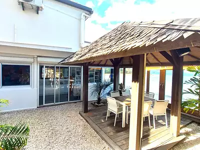 Maison, 280 m²