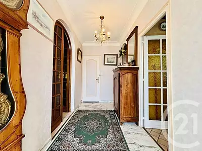 Maison, 196 m²