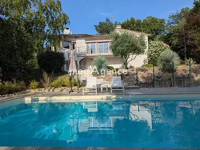 Maison, 240 m²