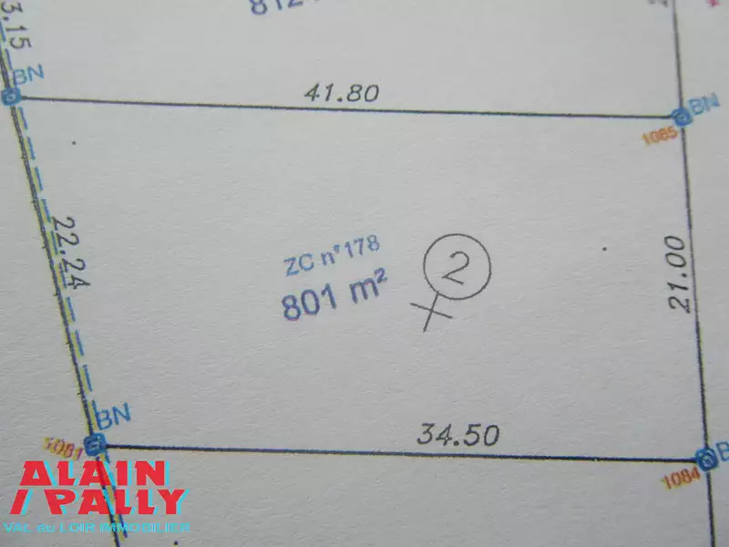 Terrain, 801 m²