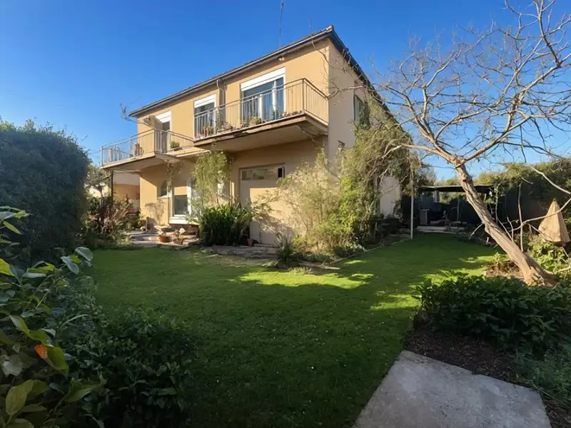Maison, 221 m²