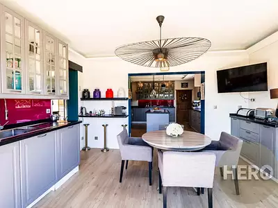 Maison, 345 m²