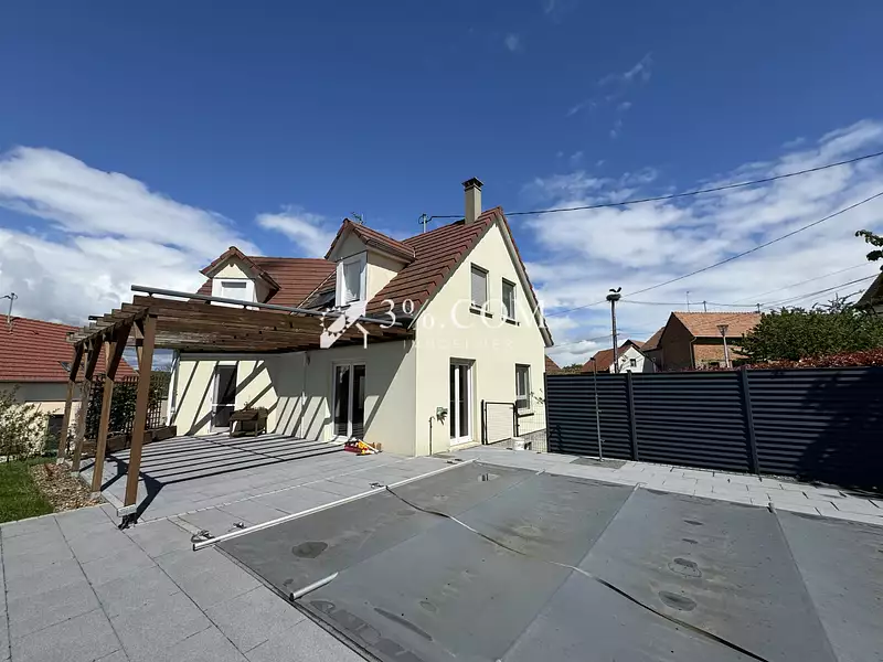 Maison, 166 m²