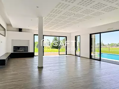 Maison, 285 m²