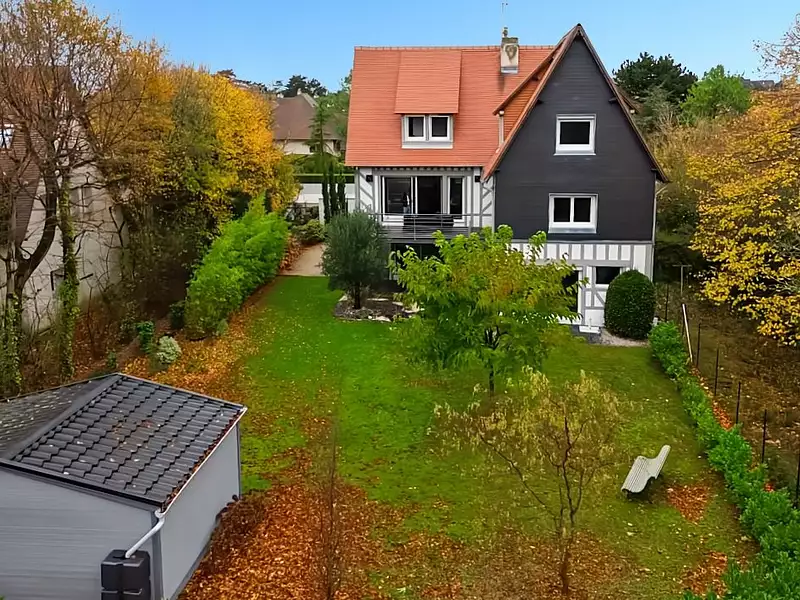 Maison, 230 m²