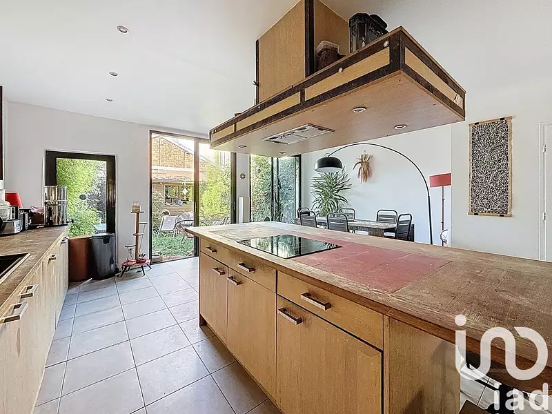 Maison, 184 m²