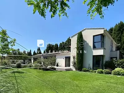 Maison, 260 m²