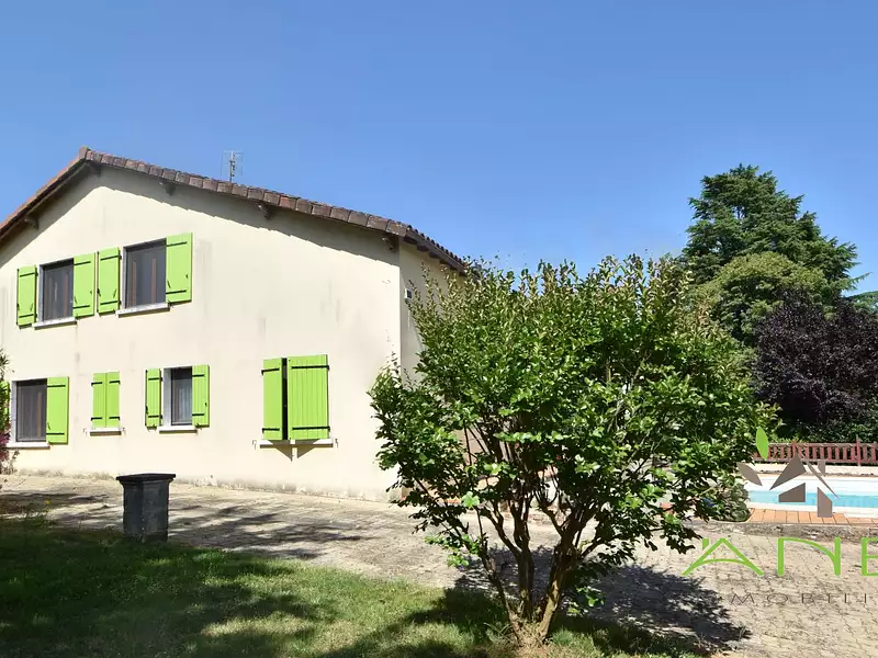 Maison, 263 m²