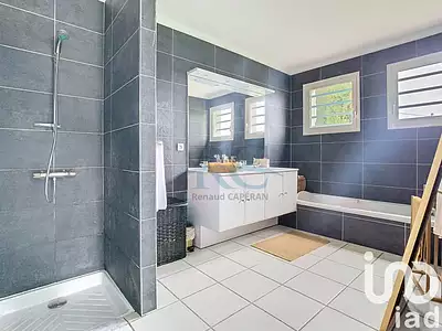 Maison, 203 m²
