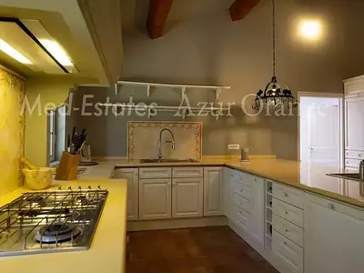 Maison, 565 m²