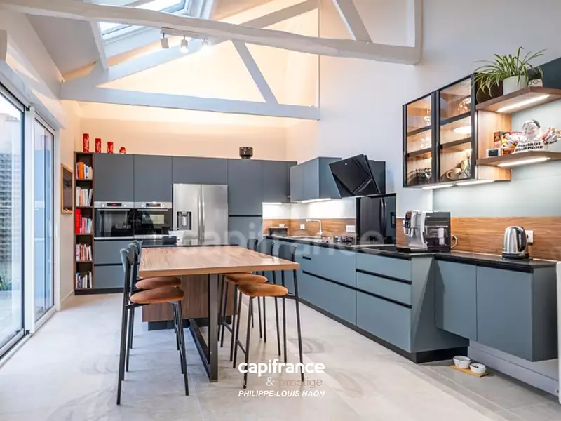 Maison, 235 m²