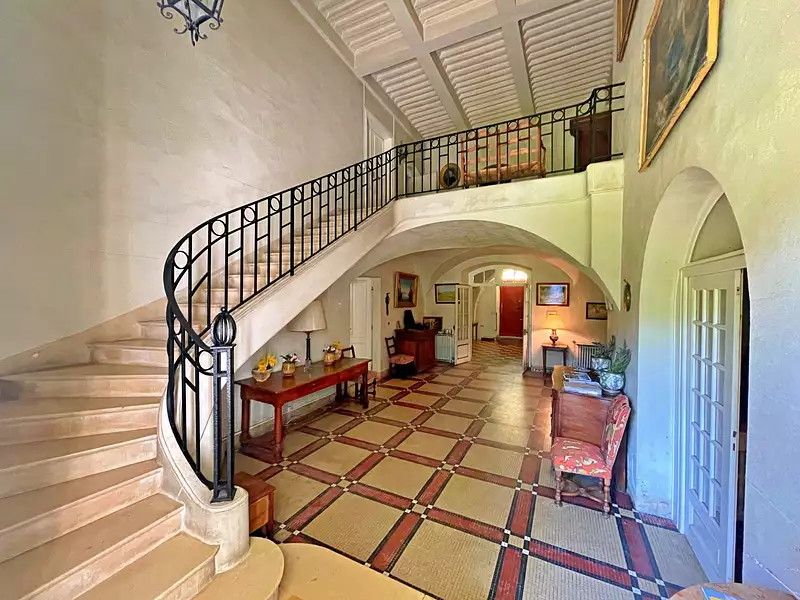 Maison, 751 m²