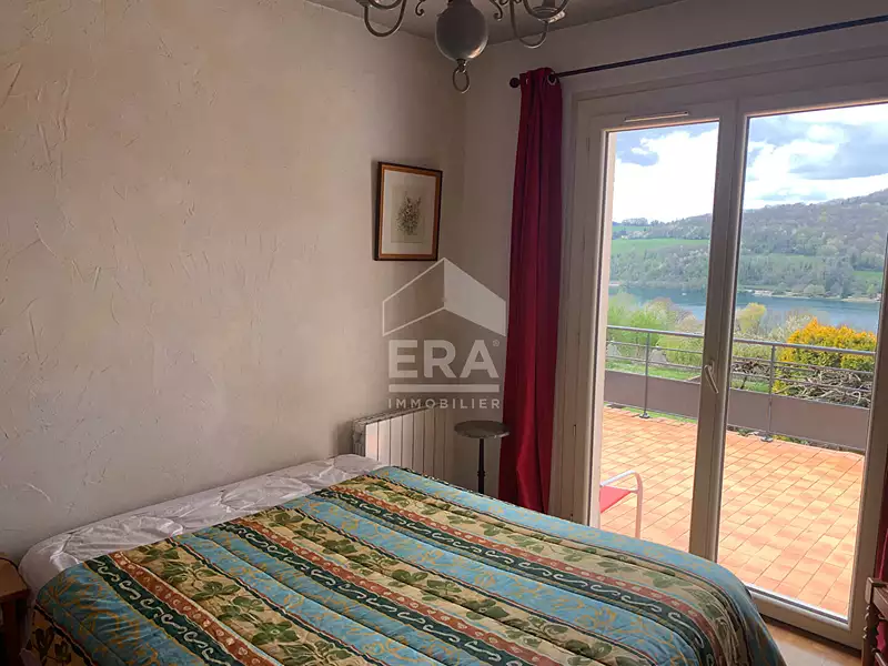 Maison, 240 m²