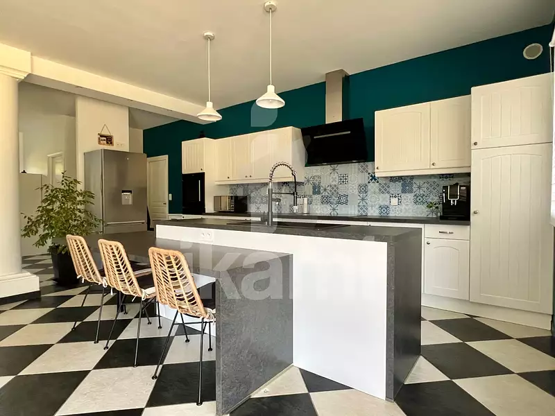 Maison, 280 m²