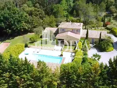 Maison, 222 m²