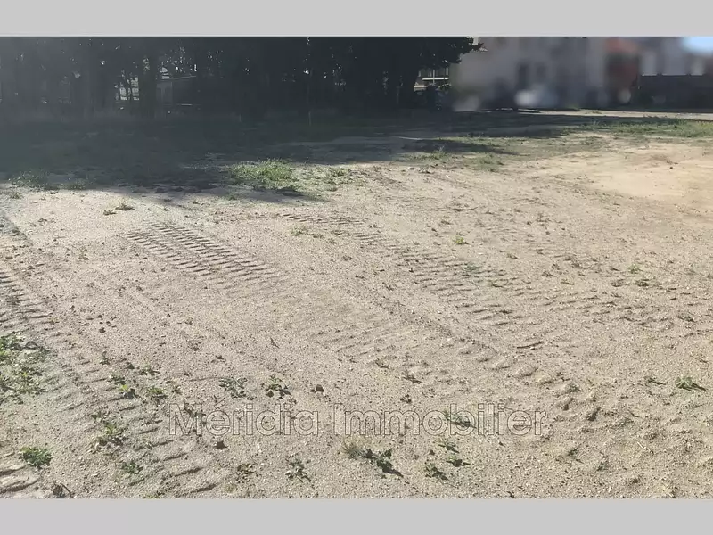 Terrain, 623 m²