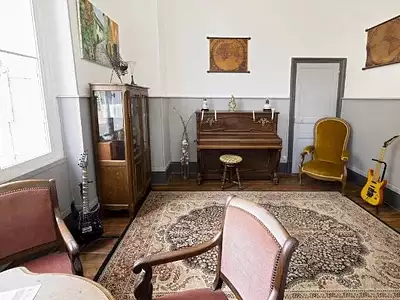 Maison, 1 225 m²