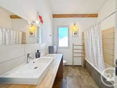 Maison, 246,6 m²