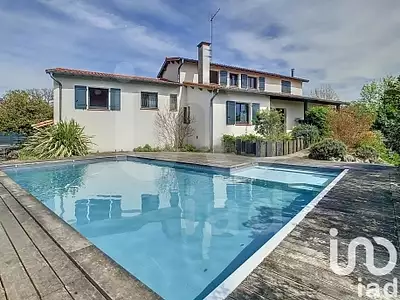 Maison, 196 m²