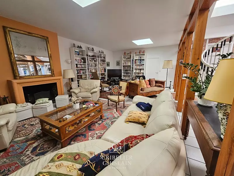 Maison, 248 m²