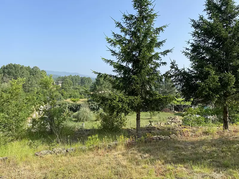Terrain, 819 m²