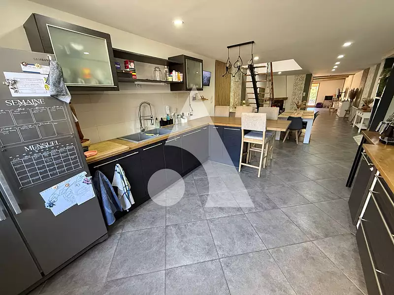 Maison, 232 m²