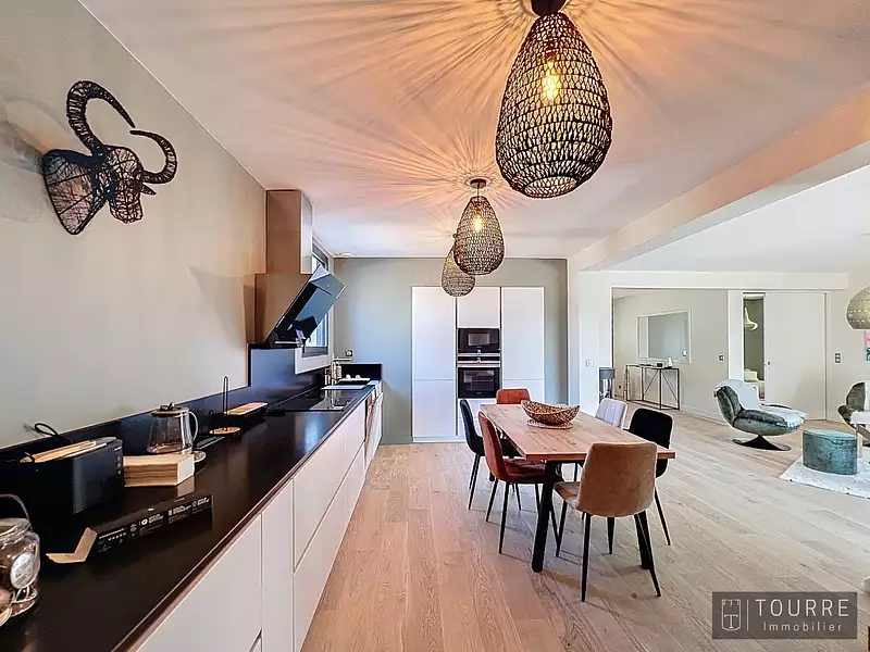 Maison, 240 m²