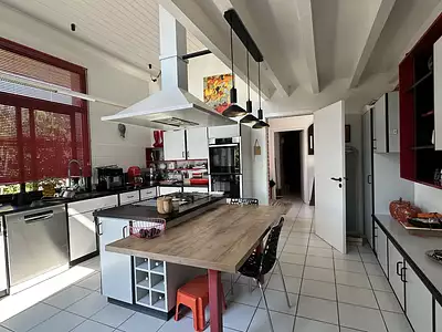 Maison, 240 m²