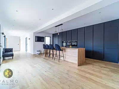 Maison, 275 m²