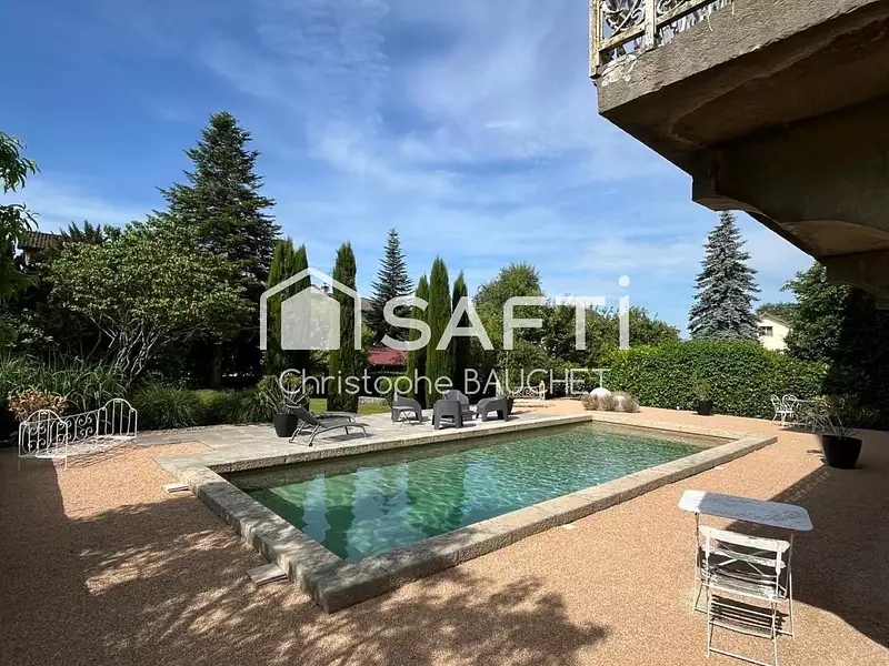 Maison, 275 m²