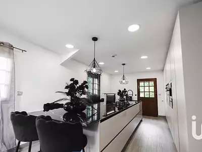 Maison, 298 m²