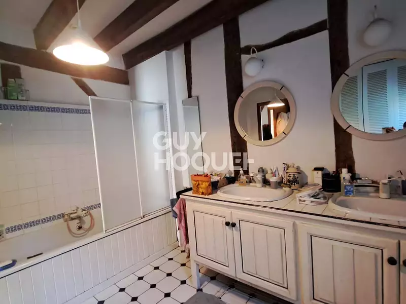 Maison, 163 m²